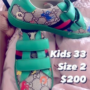 Kids Gucci Shoes, Size 33 US 2, Color Green, Slightly Used w/ Box